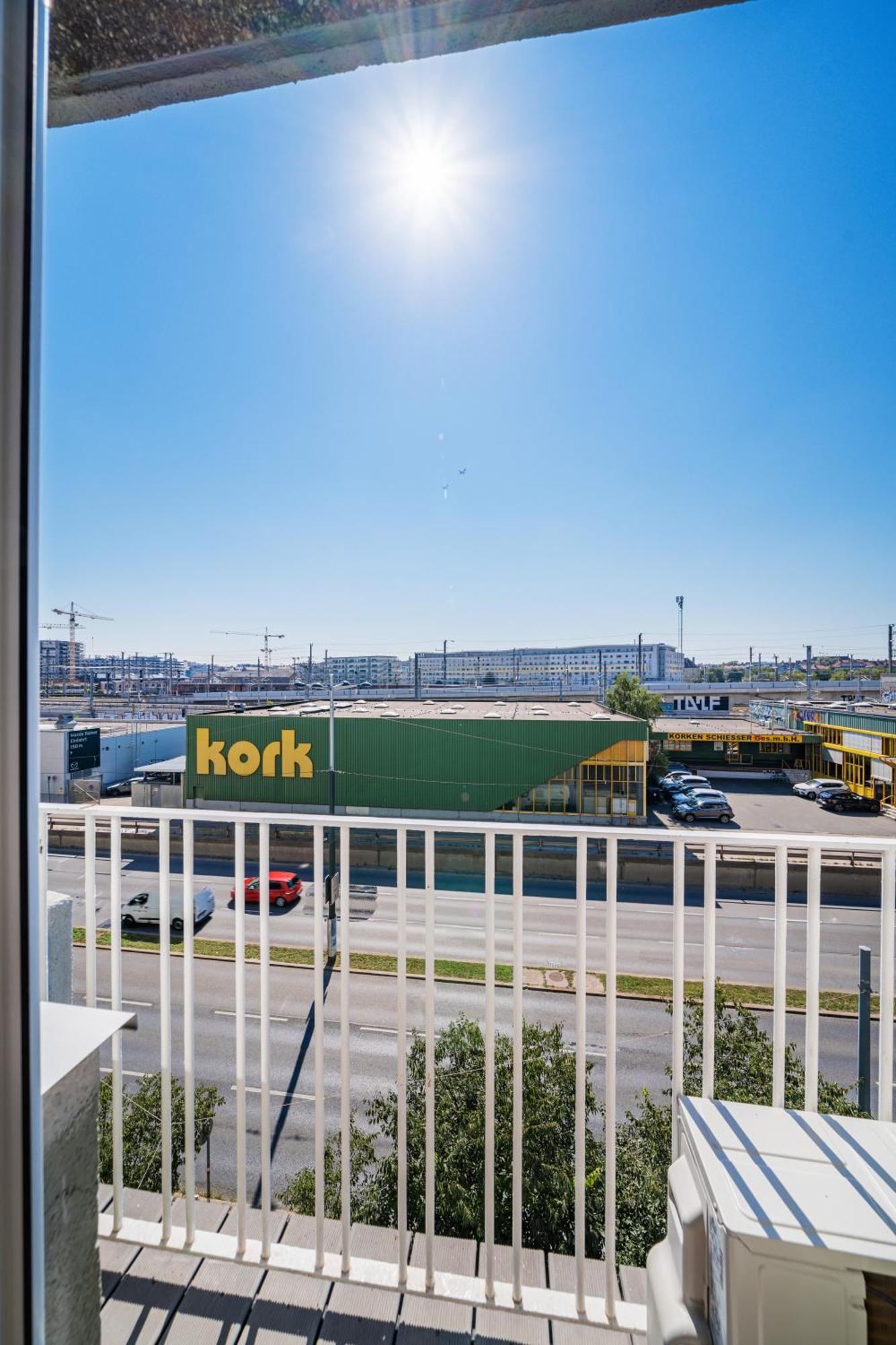 Zentrale 50M² Suite 10 Gehminuten Vom Hauptbahnhof Vienna Luaran gambar